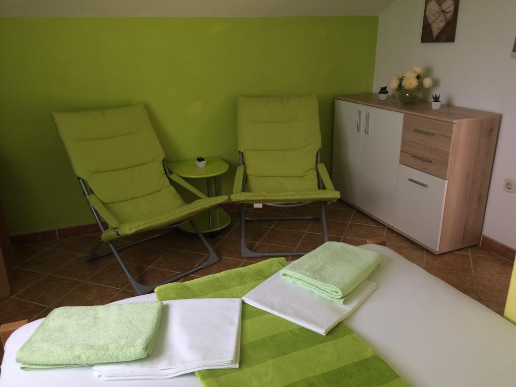 Apartments Nina Omišalj Kültér fotó