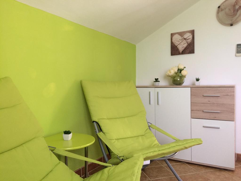 Apartments Nina Omišalj Kültér fotó